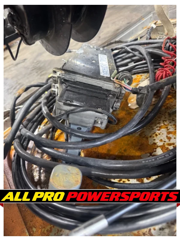 2003 Suzuki DF140 140 hp 4-Stroke 25″ Outboard Motor Engine Runs Well – photo 15 of 16