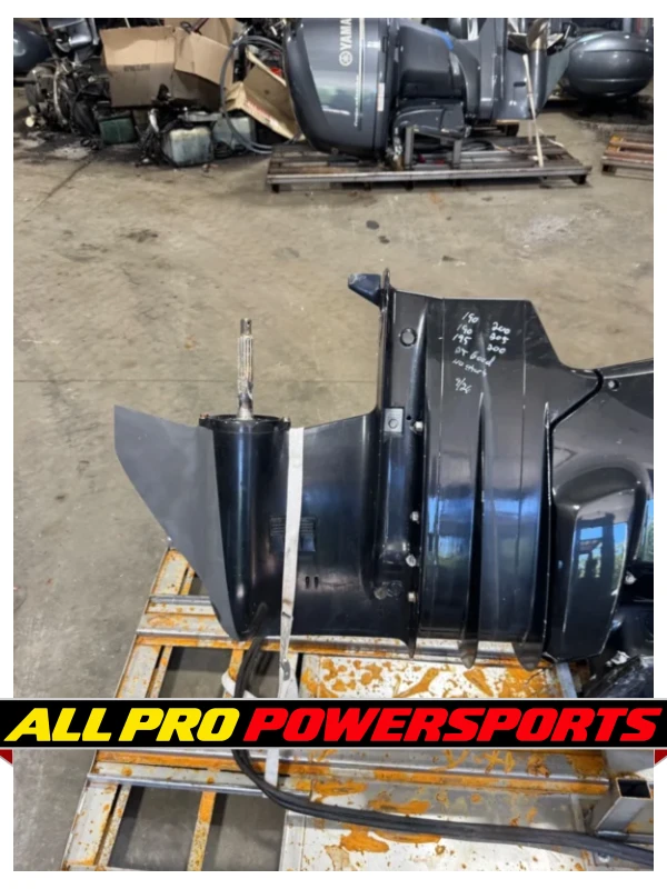 2007 Suzuki DF225 225 hp 4-Stroke 30″ Outboard Motor Engine Four – photo 4 of 13