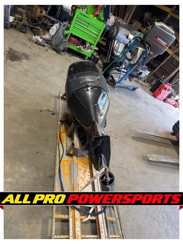 2007 Suzuki DF225 225 hp 4-Stroke 30″ Outboard Motor Engine Four – photo 6 of 13