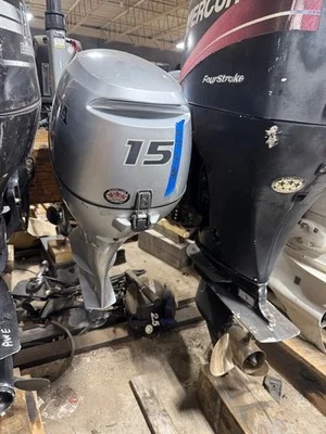 ~2010 Honda BF15 15 hp 4-Stroke 15″ Outboard Motor Engine Runs Well Tiller