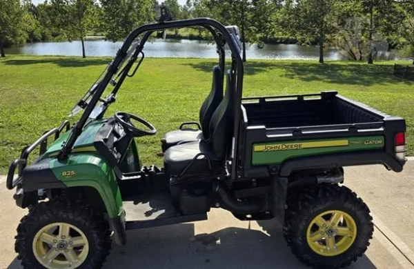 2012 John Deere Gator XUV 825i 4WD Utility Cart for Sale
