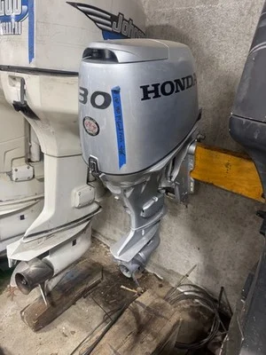 ~2018 Honda BF30 30 hp 4-Stroke Hard to Find 15″ Outboard Motor Engine Four