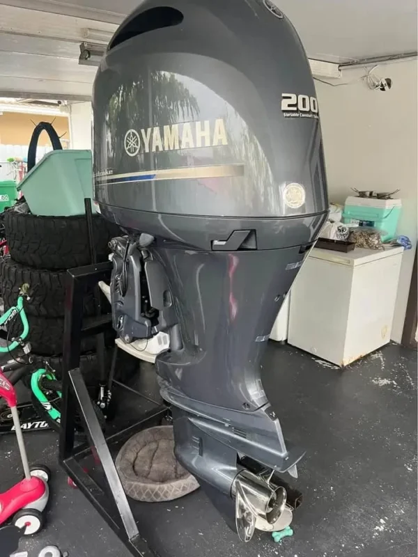2019 Yamaha F200 200HP – 400 Hours only Outboard Motor