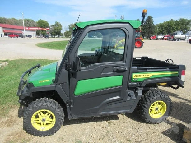2021 John Deere Gator 4WD XUV 835R Utility Cart for Sale