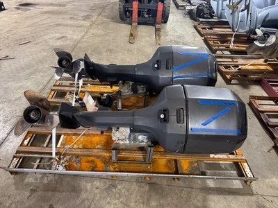 Pair 1999 Johnson Evinrude 200 hp 2-Stroke 25″ Dual Twin Outboard Motors Props