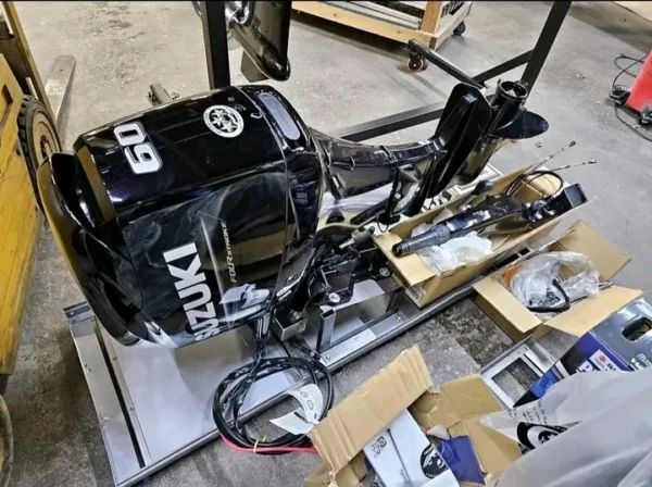Suzuki 60HP Four-Stroke Outboard Motor with Big Tiller Arm